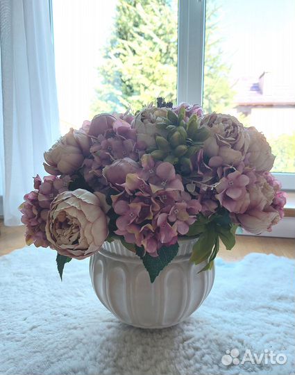 Цветочная композиция с вазой