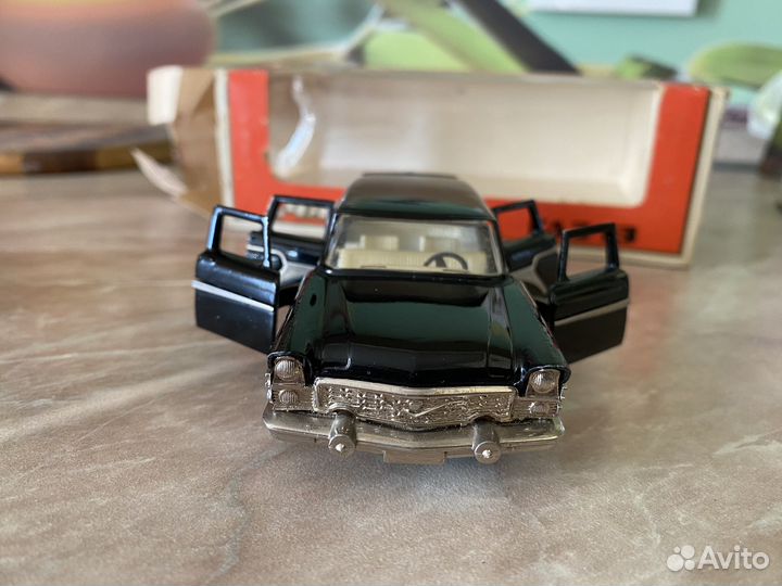 Модель автомобиля Чайка Газ 13