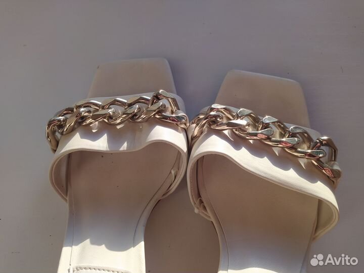 Босоножки и лоферы