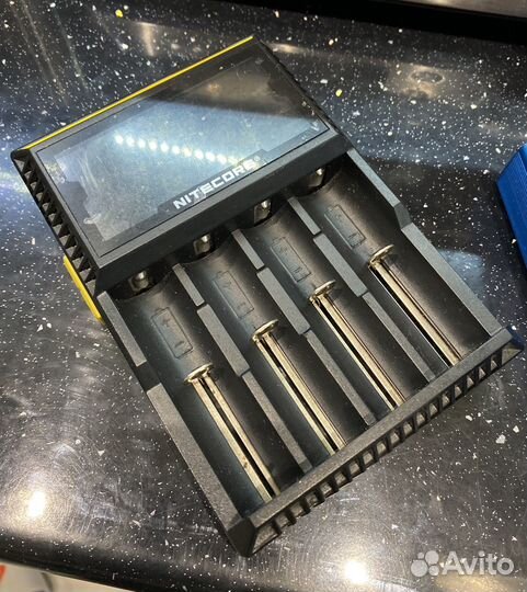 Зу Nitecore D4