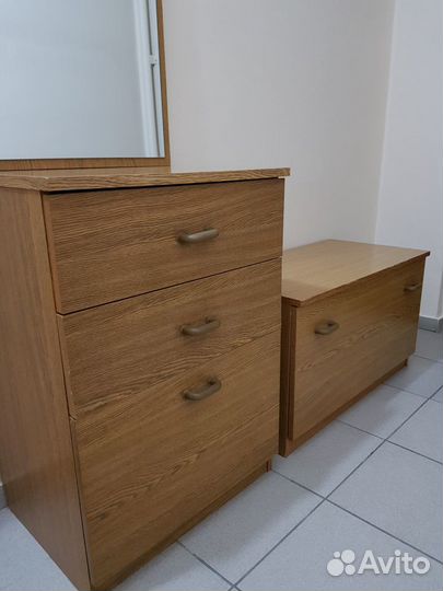 Мебель в прихожую, коридор; тумбочки, зеркало