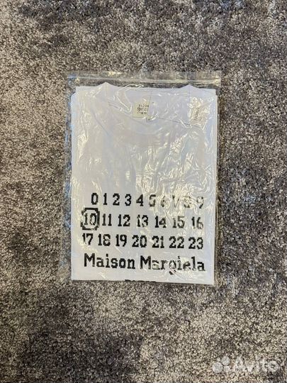 Maison margiela футболка, хит лета 2024