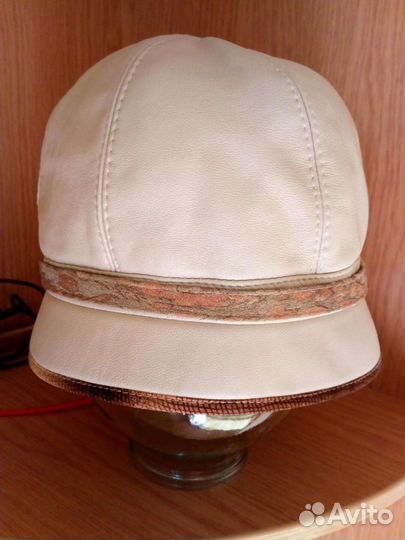 Шляпка женская кожаная