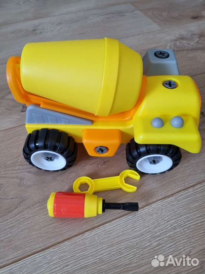 Игрушки конструкторы с отверткой