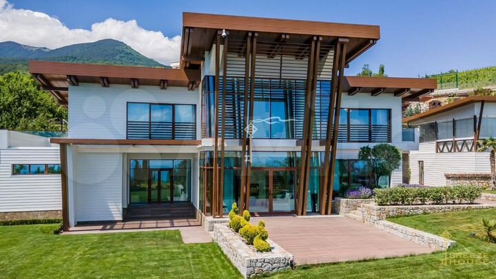 Дом 555 м² на участке 30 сот.