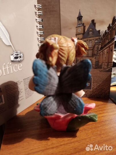 Статуэтка девочка