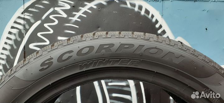 Pirelli Scorpion Winter 275/45 R21