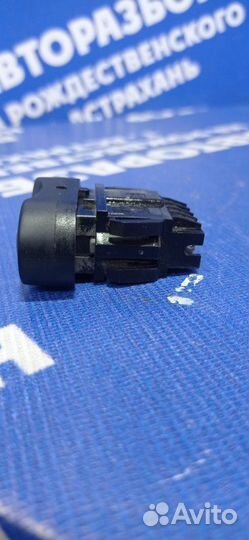 Кнопка центрального замка Renault Megane 3 хэтчбек