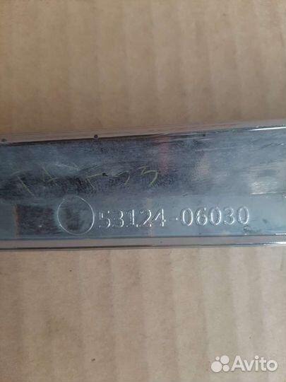 Хром решетки радиатора Toyota Camry