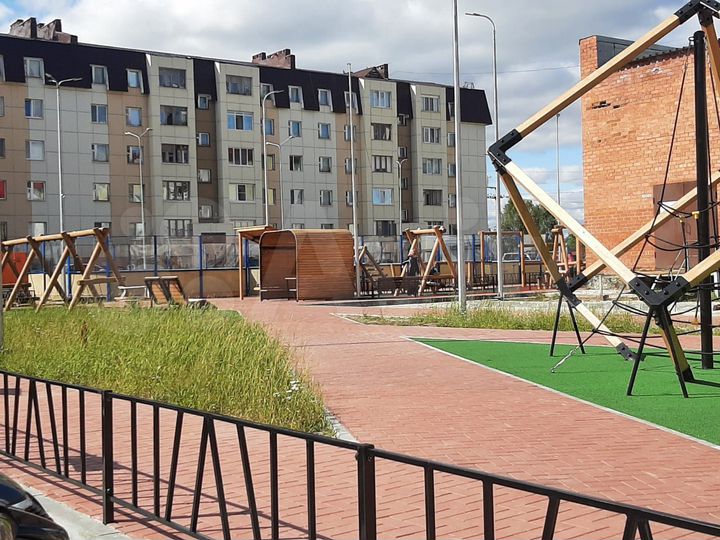 2-к. квартира, 79,9 м², 2/5 эт.