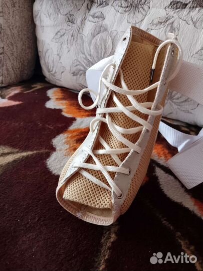 Ортез (тутор) на голеностопный сустав