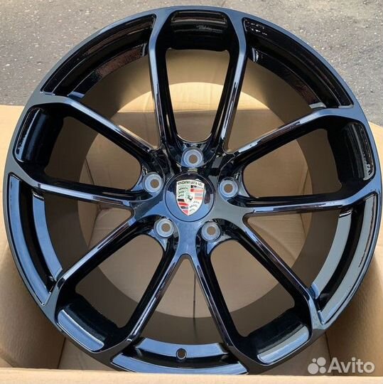 Диски на Porsche Cayenne 3 Cayenne Coupe R22