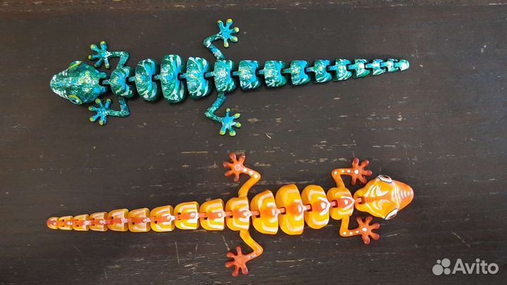 Ящерица игрушка