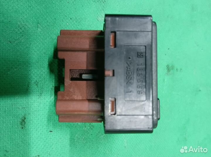 Mitsubishi Outlander Кнопка регулировки зеркал