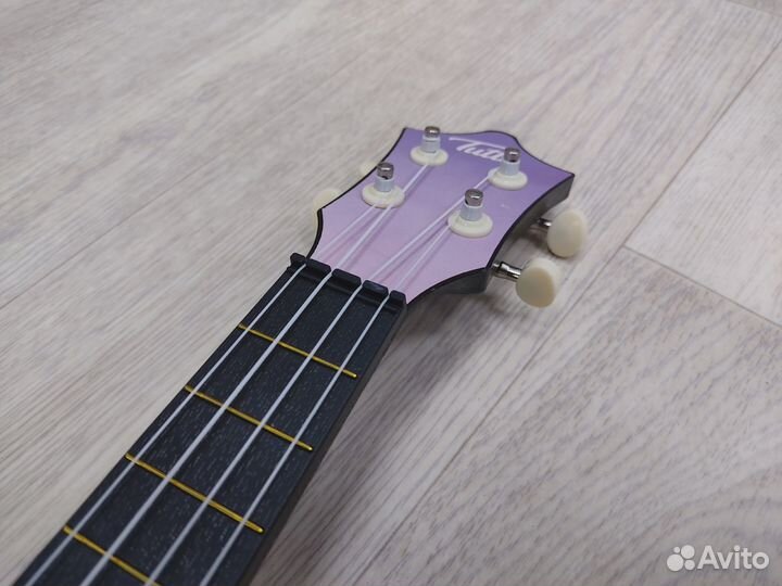 Укулеле новая