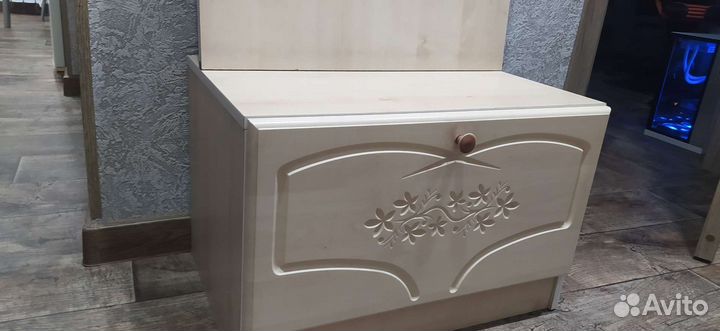 Вешалка и тумба в прихожую