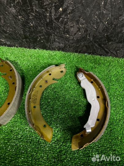 Тормозные колодки барабанные заднее Bmw 3-Series