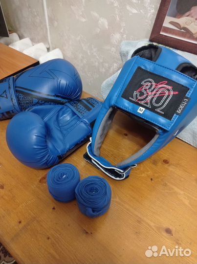 Боксерский шлем,перчатки