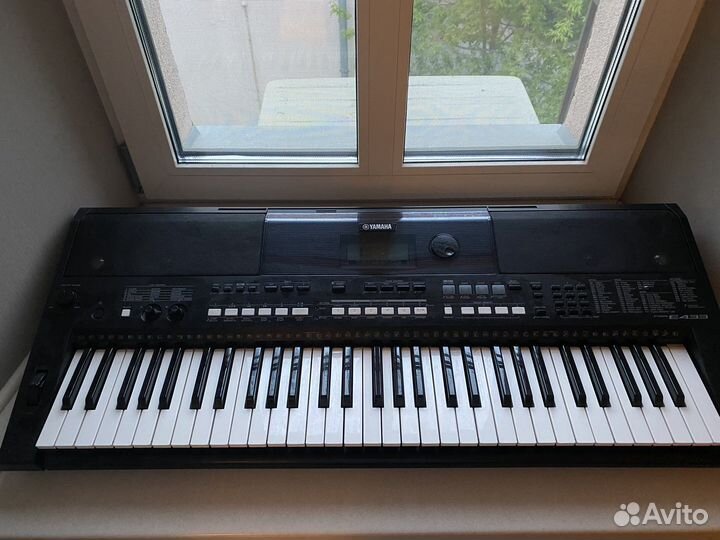 Синтезатор Yamaha psr e433