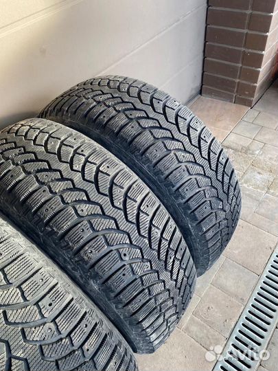 Bridgestone Blizzak Spike-01 255/60 R18 112T