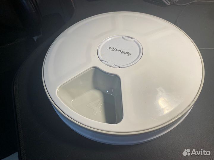 Автоматическая кормушка для кошек и собак