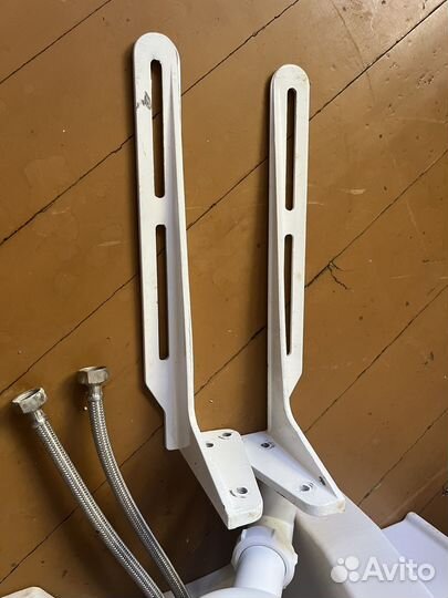 Раковина Samper со смесителем и кронштейнами