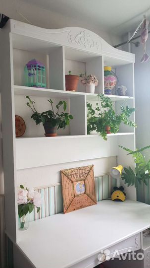 Полка над столом