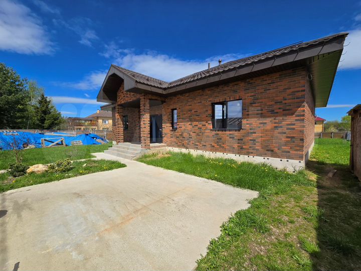 Коттедж 230 м² на участке 15 сот.