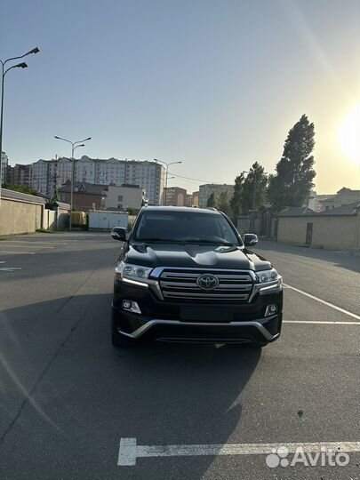Toyota Land Cruiser 5.7 AT, 2018, 68 000 км