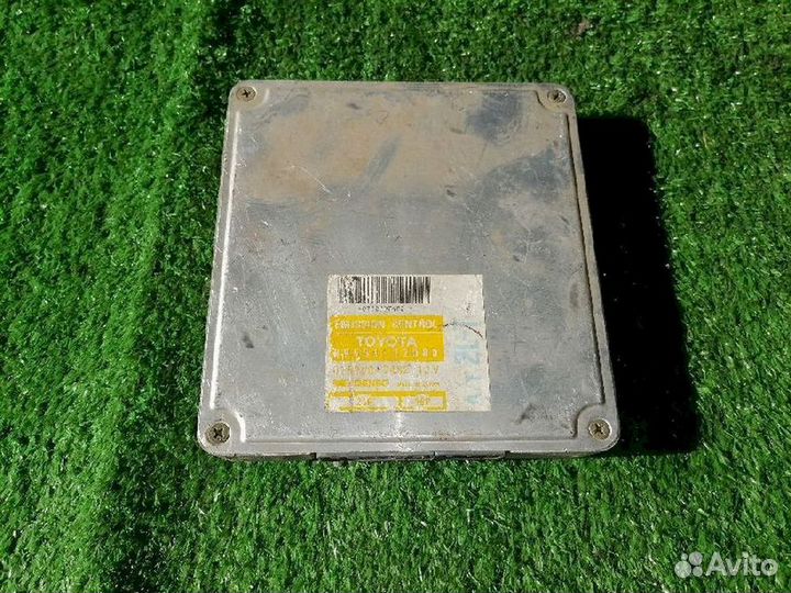 Блок управления двигателем 89551-22080 Toyota Mark II LX80
