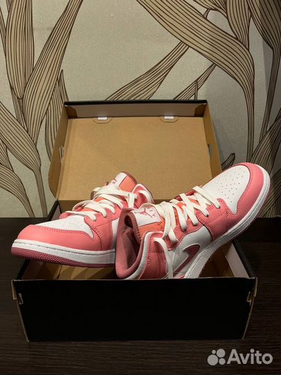 Nike Air Jordan 1 pink Оригинал