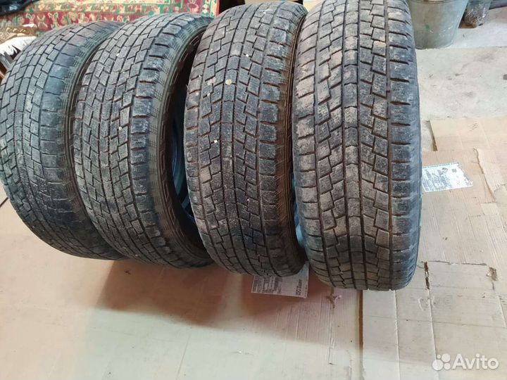 Hankook Nordik IS RW08 23.5/65 R17 104T