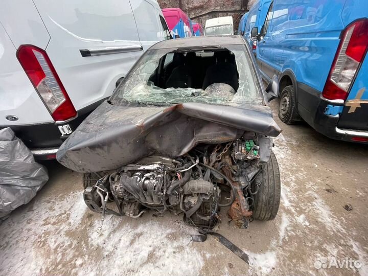 Hyundai Solaris 1.4 AT, 2016, битый, 185 000 км