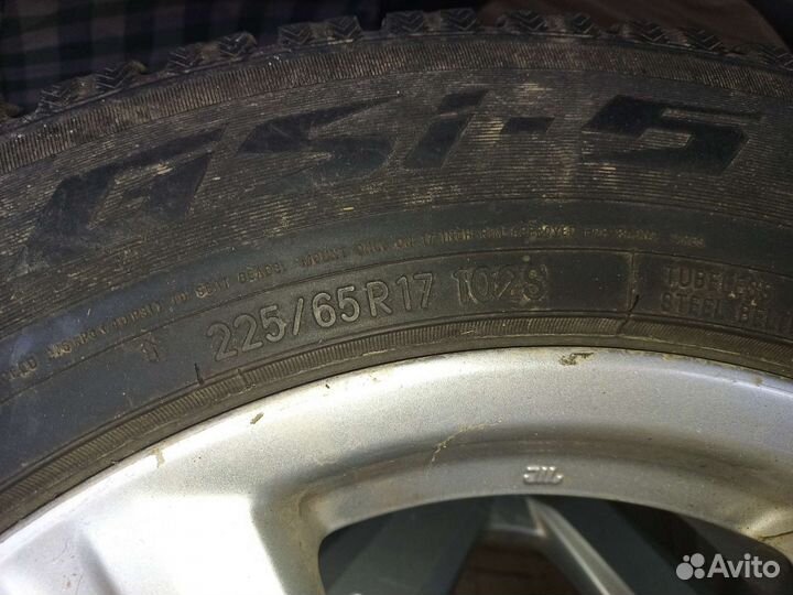 Toyo Observe GSi-5 225/65 R17 102S