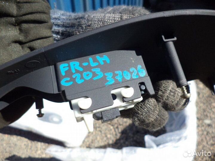 Кнопка стеклоподъемника передняя левая