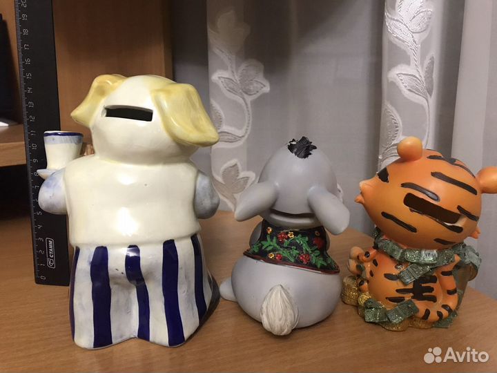 Копилки в ассортименте и колокольчик