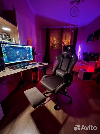 Офисное кресло (геймерское). Кресло для директора
