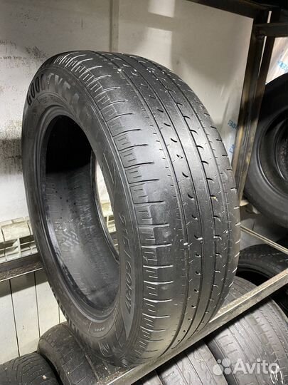 Goodyear EfficientGrip SUV 4x4 215/60 R17 96H