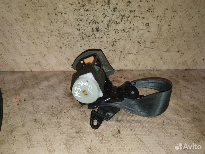 Ремень безопасности задний Mazda 3 BM мазда