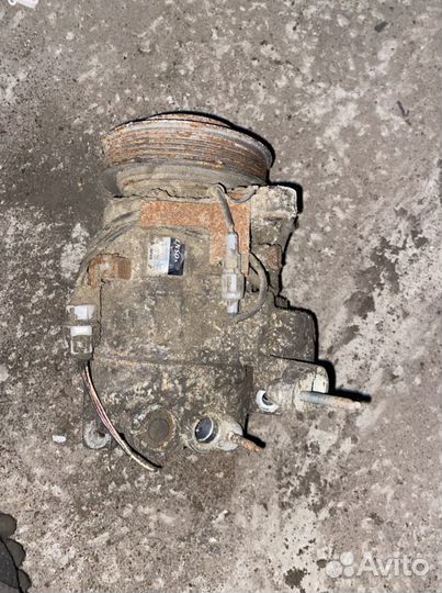 Насос кондиционера Toyota mark 2