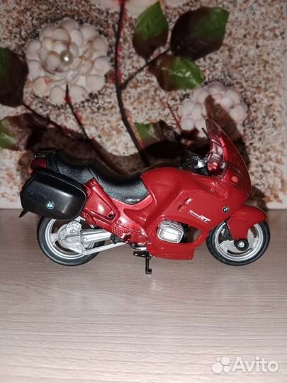 Модель мотоцикла (BMW R1100RT)