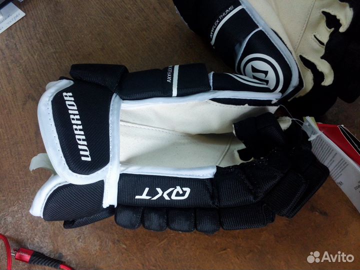 Перчатки хоккейные 