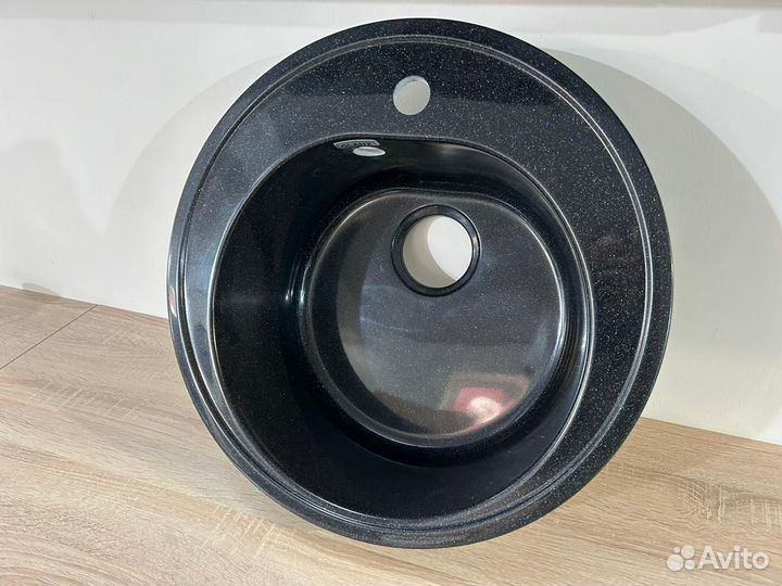 Мойка кухонная каменная черная