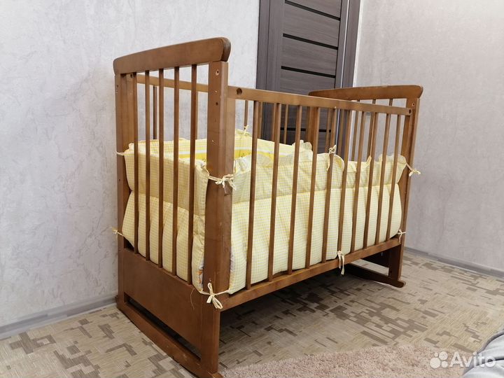 Детская кроватка + бортик + матрасик
