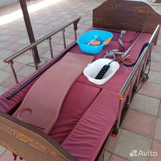 Кровать для лежачих больных с электроприводом