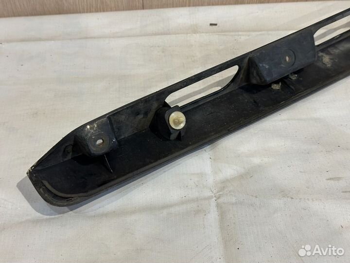 Накладка крышки багажника hyundai Accent 2