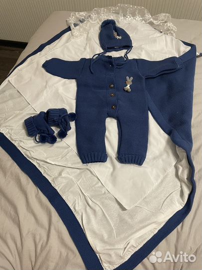 Комплект на выписку вязанный