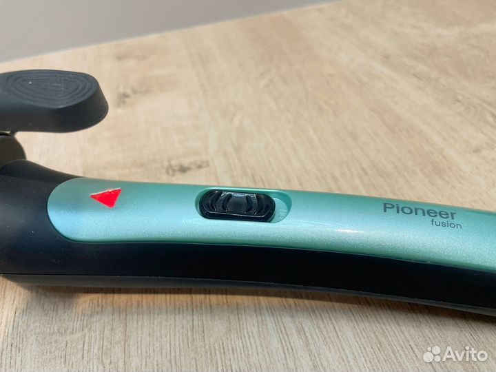 Стайлер щипцы для завивки волос