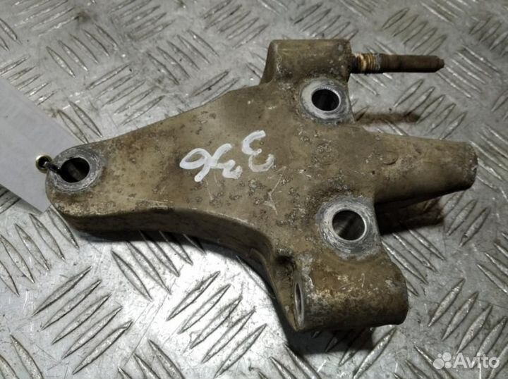 Опора двигателя правая Nissan Maxima a32