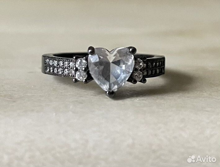 Кольца с камнями